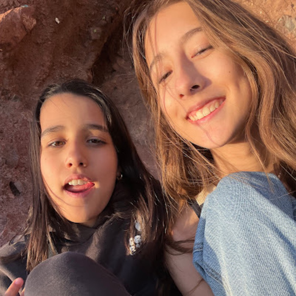 Meet your Posher, Ava - Picture 1 of 1